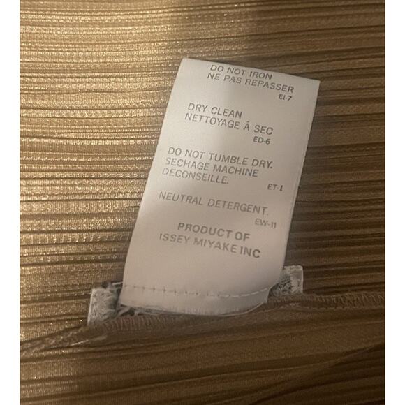 Issey Miyake Women's 4 Gold Pleated Open Cardigan Jacket EUC - Picture 5 of 5